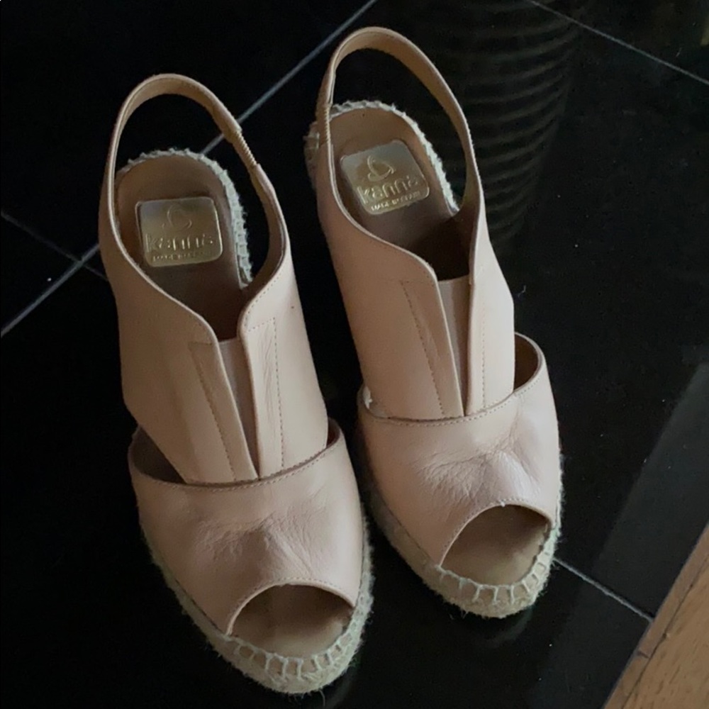 KANNA LEATHER WEDGE SANDAL